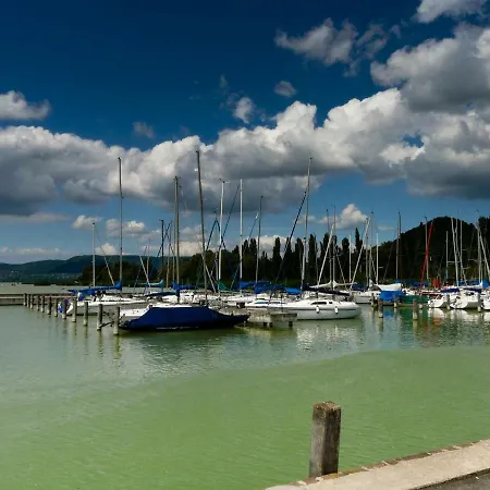 Room4u * Balatonszárszó